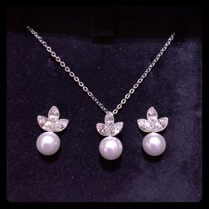 Swarovski 3 piece pearl set